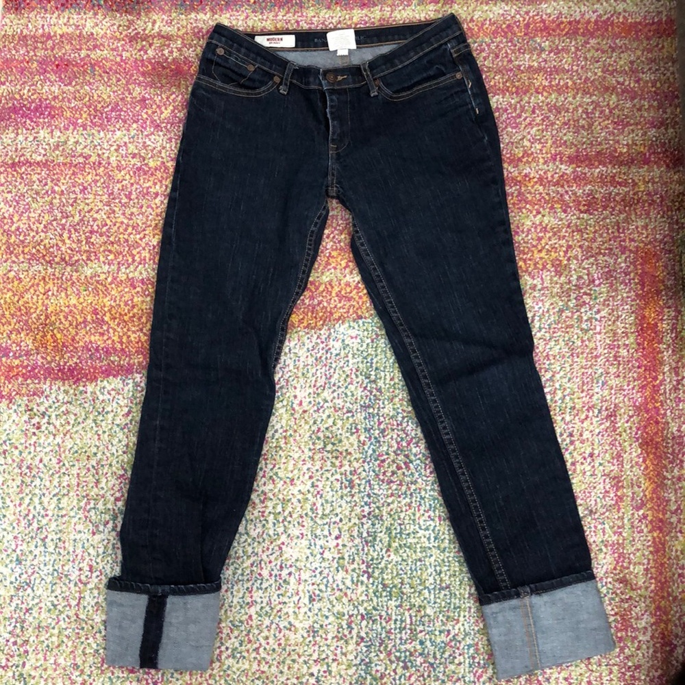 Size 6 skinny banana republic cropped jeans.